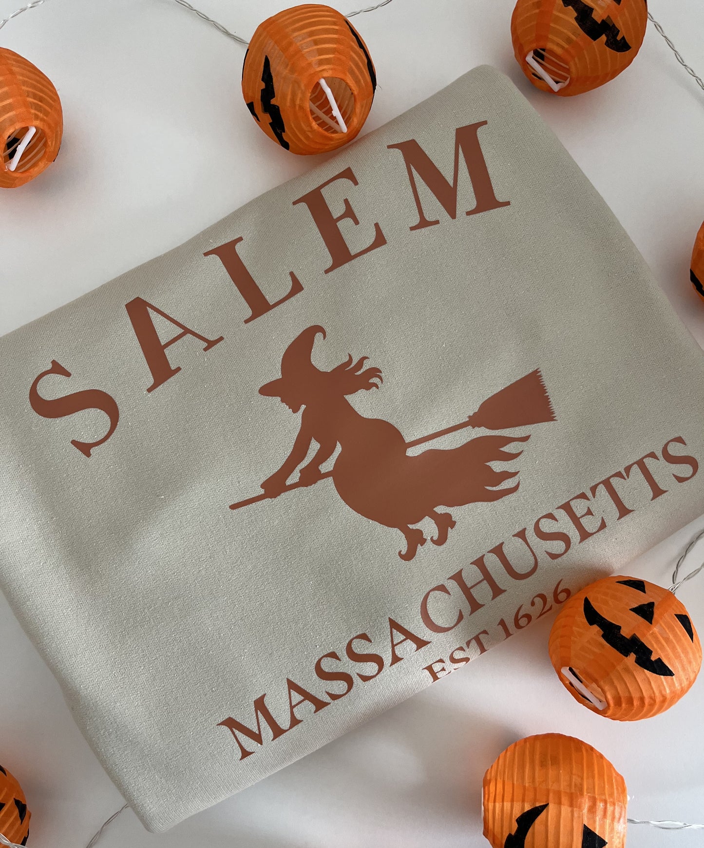 Salem T-Shirt / Sweatshirt