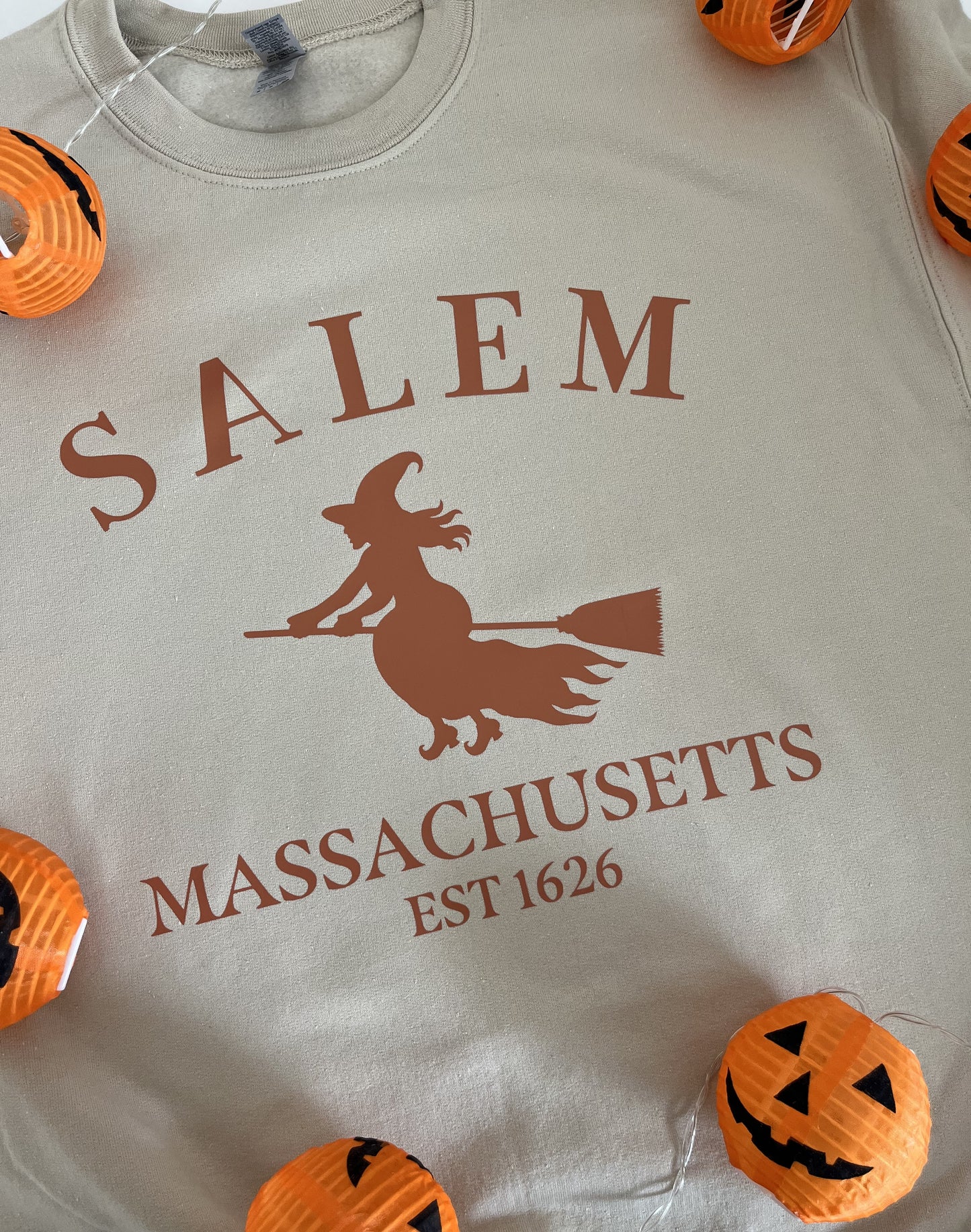 Salem T-Shirt / Sweatshirt